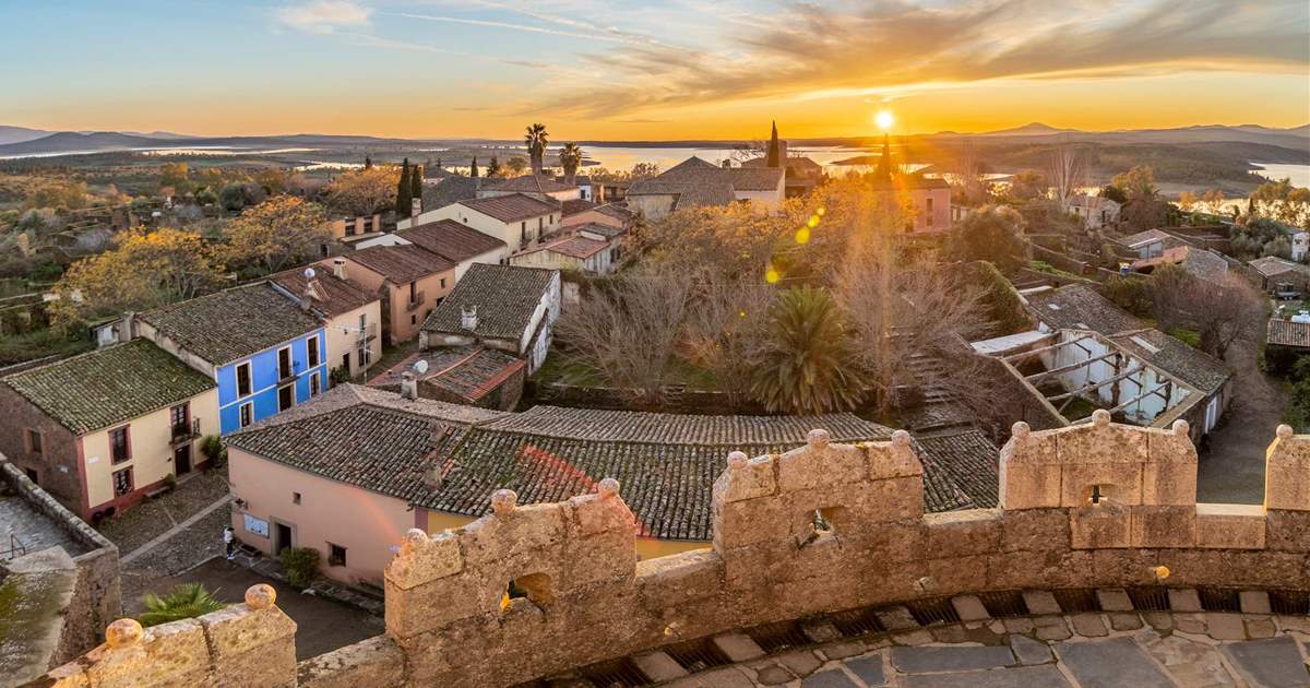 IberianSpirit's tweet image. Granadilla, an abandoned town in Cáceres.