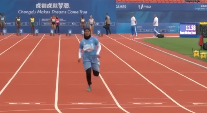theattn's tweet photo. Somali sports official suspended for nepotism after viral video shows novice runner skipping across the finish line in last place at an international competition. The video sparked ridicule, disbelief, and anger on social media. #Sports #Nepotism #ViralVideo #Competition https://t.co/20YlbQdec0