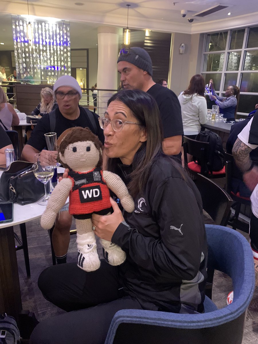 niajones92's tweet photo. Our mascot Buddug has been very sociable this week. Can’t believe they all wanted a photo with her 🏴󠁧󠁢󠁷󠁬󠁳󠁿 @WalesNetball_ https://t.co/QUAxE07LWd