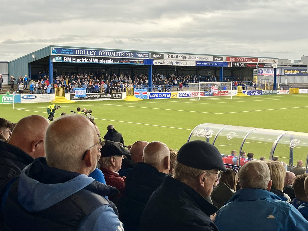 PaulVance63's tweet photo. Coleraine v Ballymena United - Sports Direct Irish Premiership - Coleraine Showgrounds, Ballycastle Road, Coleraine, Co Londonderry… #COLBAL #Bannsiders #COTB #COSB #BUFC #NIFL #SportsDirectPrem https://t.co/LgnQ0yq0cA