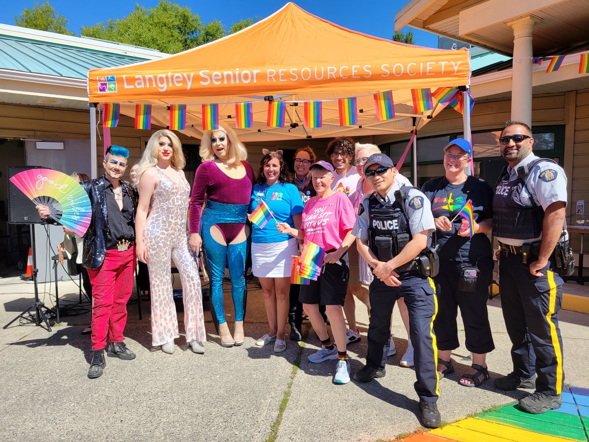 LangleyRCMP's tweet image. Langley Community Policing section was happy to attend the Silver Pride event at the Langley Senior Resources Society.

Bingo and BBQ going on until 2pm today. Come out and say hi!

#langley #rcmp #langleyrcmp #langleypolice #bcrcmp