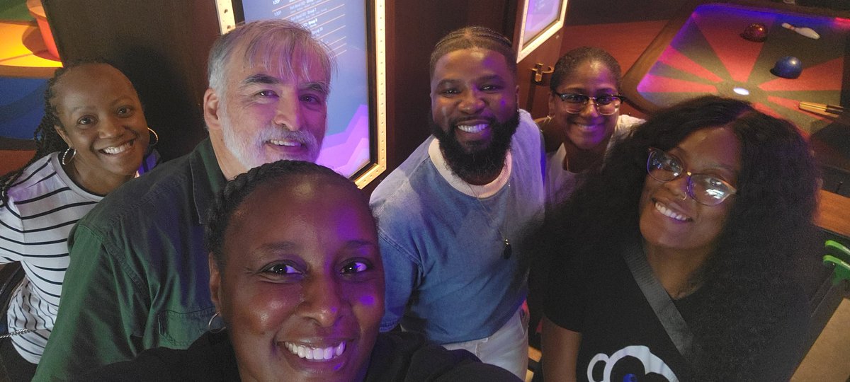 LatoryaCredit's tweet photo. Team building at it's best @LGE_Owls @Puttshack https://t.co/yCrhdPGcxB