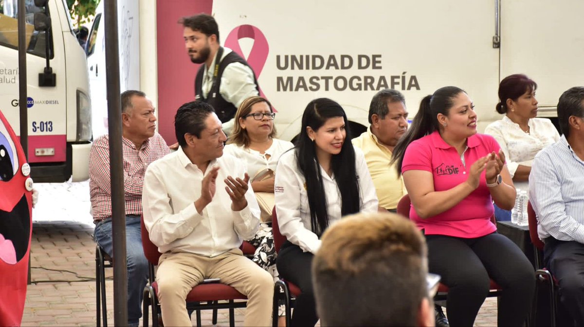 Chre01's tweet photo. Me encuentro en el #ViernesDeMujeres 👩🙋🏼‍♀️ que se realiza en el municipio de Tlacotepec de Benito Juárez. 

La Subsecretaría de Desarrollo Político cuenta con tres importantes módulos:
•Desarrollo Político 🏛️
•Registro Civil ✍️
•Tenencia de la tierra 👨🏼‍🌾.

Con esto cumplimos la palabra de nuestro gobernador, @SergioSalomonC, que a través de la #SEGOB, que encabeza, Javier Aquino acercamos servicios a la ciudadanía.
#PorPuebla
#UnGobiernoPresente