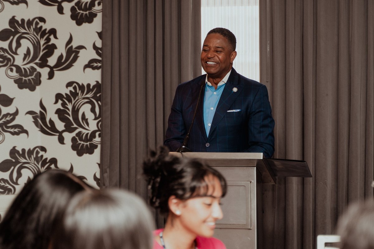 Exelon's tweet photo. The #ExelonFoundationSTEMAcademy @UofMaryland  is wrapping up with lessons in out-of-the-box thinking, shared experiences from leadership, &amp; a trip to Calvert Cliffs Nuclear Power Plant. Thank you to all the leaders who inspired our scholars. @MyBGE @PepcoConnect @FrontlineGig https://t.co/xbBpwrf6S5