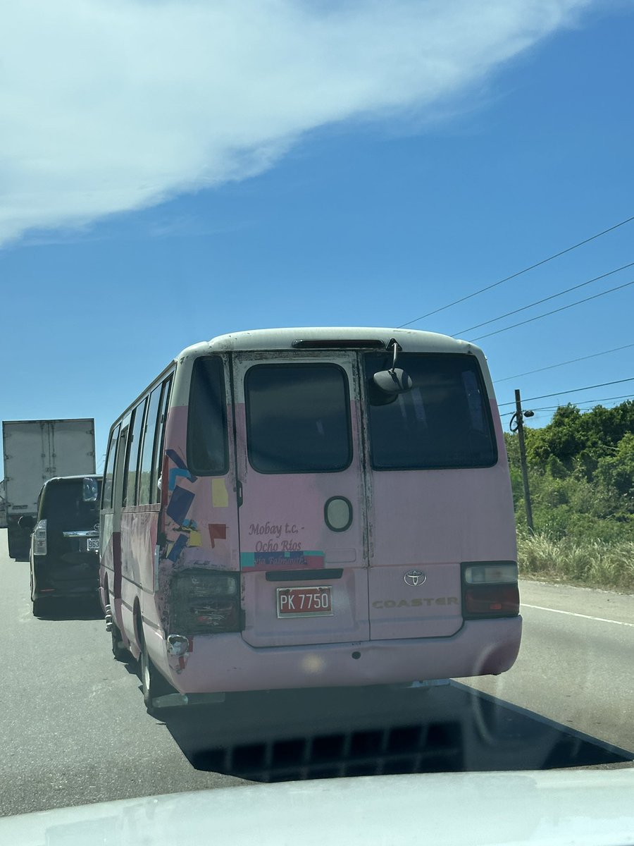 dragonfly_exp's tweet photo. @JamaicaConstab please look into the driver of this bus who is risking several lives by driving recklessly in Trelawny. They just tried to run us off the road by illegally overtaking several cars. Reckless! #jamaicanbusdrivers https://t.co/znpJh3H4Cf