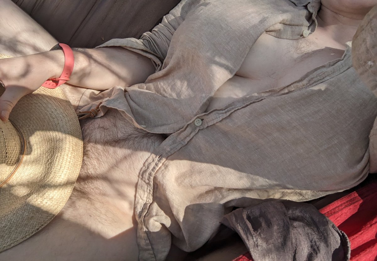 Flora Meadow: Very Hairy tweet media