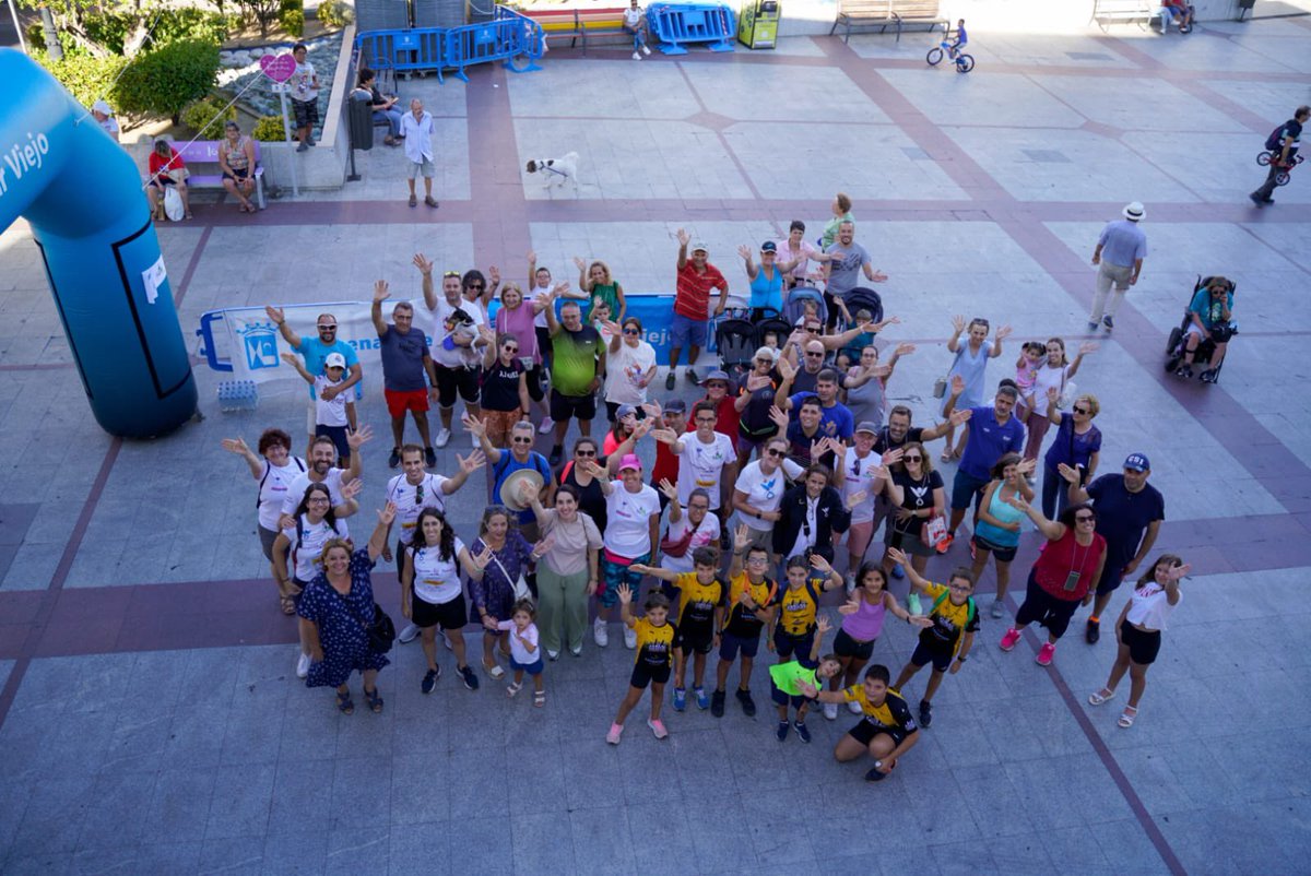 AytoColmenar's tweet photo. 💙🕊️Cientos de colmenareños han participado esta tarde en la #APUTour: etapa honorífica por la investigación del #CáncerInfantil
🚶♂️ Recorrido de 4 km por las calles de #ColmenarViejo por una buena causa, por la Asociación Pablo Ugarte
#yoinytu #investigacioncancerinfantil https://t.co/UOJQKOyE6i