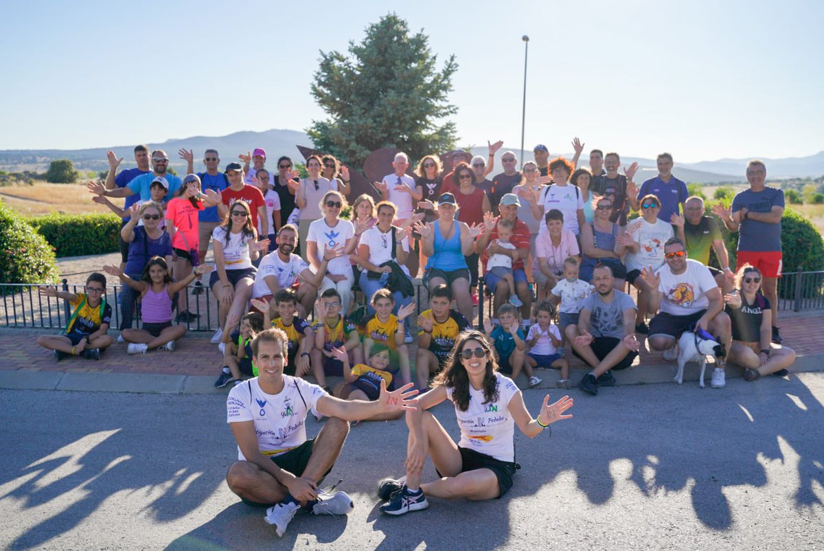 AytoColmenar's tweet photo. 💙🕊️Cientos de colmenareños han participado esta tarde en la #APUTour: etapa honorífica por la investigación del #CáncerInfantil
🚶♂️ Recorrido de 4 km por las calles de #ColmenarViejo por una buena causa, por la Asociación Pablo Ugarte
#yoinytu #investigacioncancerinfantil https://t.co/UOJQKOyE6i