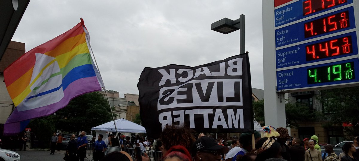 protest_nyc's tweet photo. Scores of people gathered at Avenue P and Coney Island Ave in Midwood ahead of a 6:00pm event honoring slain dancer O'Shae Sibley. https://t.co/2RSZQE1OCb