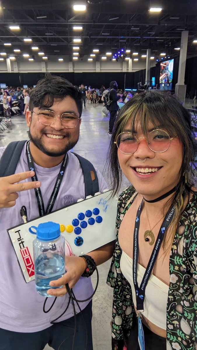 oh my fucking god <a href="/Juancino28/">Juancino</a> just beat japanese top player Acqua, 25th seed and the best ginyu in the world, to make it out of DBFZ pools winners side!!!

<a href="/EdmontonFGC/">Edmonton FGC</a> on the map 😭🇨🇦