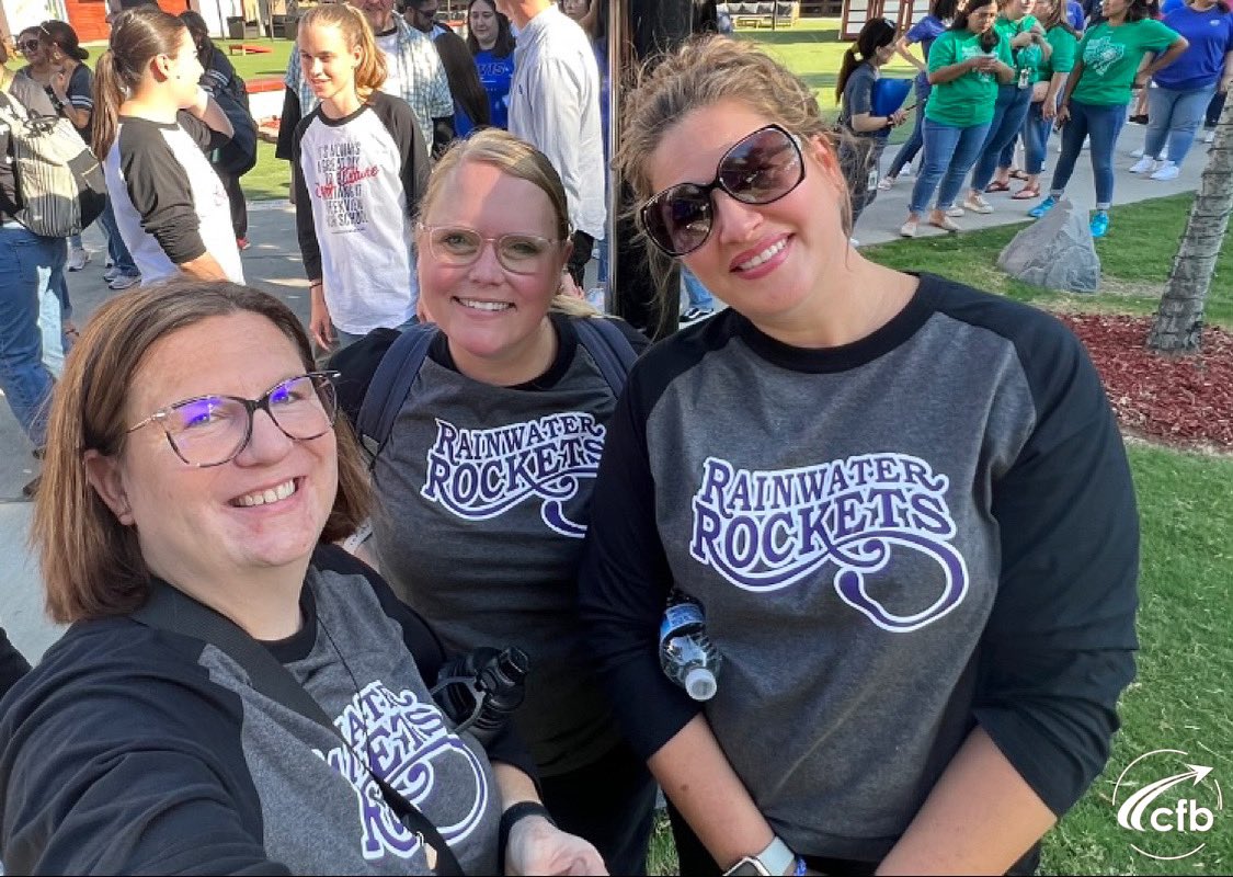 RW2ndGrade's tweet photo. @CFBISD Convocation β
Now itβs πππ¦π ππ§ π@CFBRainwater
#RainwaterMyHomeTeam
#RocketLoudRocketProud
#GameOnCFB https://t.co/peiLI6D2LT