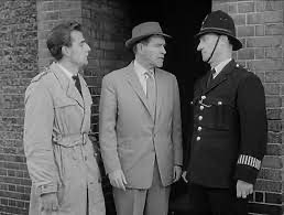 SaveRedlandLibr's tweet photo. 8:30pm TODAY on @TalkingPicsTV 

From 1958, s1 Ep 35 of the #Crime series📺 #Dial999 “Rat Trap ” directed by #RobertLynn &amp; written by #FrankWhite 
 
🌟#RobertBeatty #SydneyTafler #HowardWilliams #ThomasGallagher #VicWise #NeilWilson #JohnWitty https://t.co/vYfPoERgSa