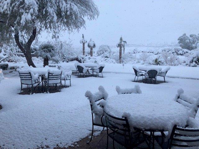 PTI_Golf_Mgmt's tweet photo. Ugh! It's so hot...But at least we can golf :) #lasvegas #snow https://t.co/TtilbGmnmS