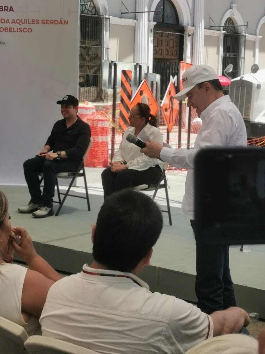 Chaposoto's tweet photo. @alfonsodurazo anuncia que se invertirán 80 mdp en la remodelación del estadio de beisbol y se luchará para tener de nuevo un equipo profesional en el puerto.

¿Ostioneros? https://t.co/tLlZetV2sG