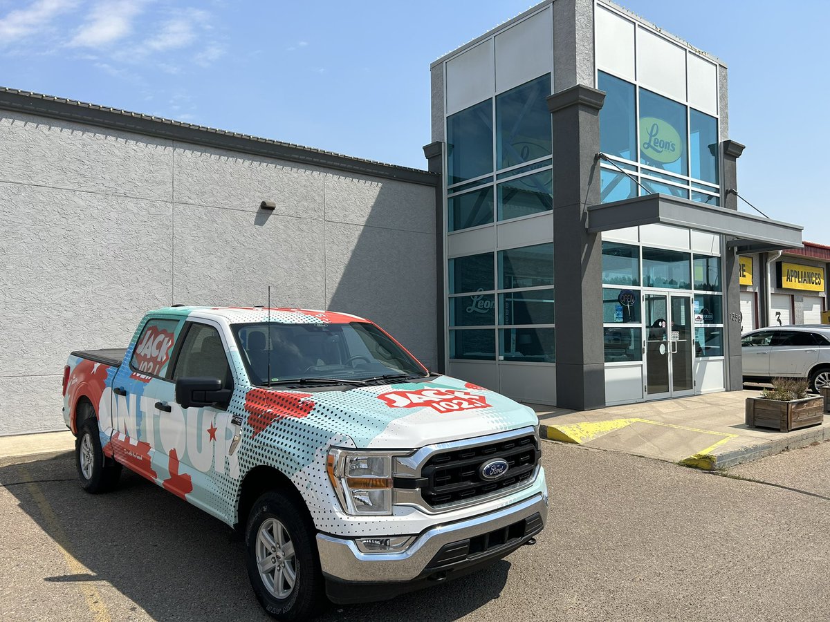 JACK1021MH's tweet image. .@LeonsMH is the drop off destination for @UnitedWaySEAB’s Tools for School campaign! Drop a backpack off with new school supplies to help give kids the things they need for the upcoming school year! #medhat