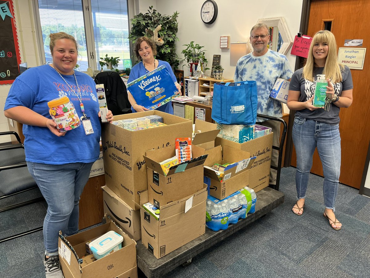 academy_ba's tweet image. Bridgeway Church Kokomo is at it again! So many supplies to help make it a great school year! Thanks so much! #the2800 #intheksczone