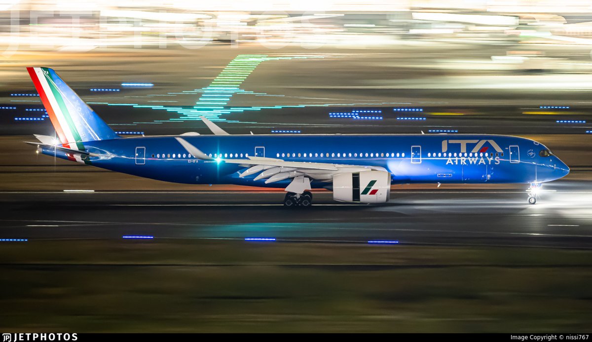JetPhotos tweet media