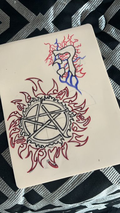 Making new cool tattoos P.S there&rsquo;s a new solo video out on my OF https://t.co/s30Czjaqkq