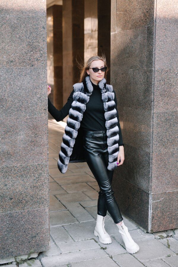 FurForYou's tweet image. This luxurious genuine chinchilla fur vest is the perfect wardrobe essential for any fashionable woman. With its beautiful handsewn silk lining, it provides decadent warmth and superior comfort. FurbySD.com