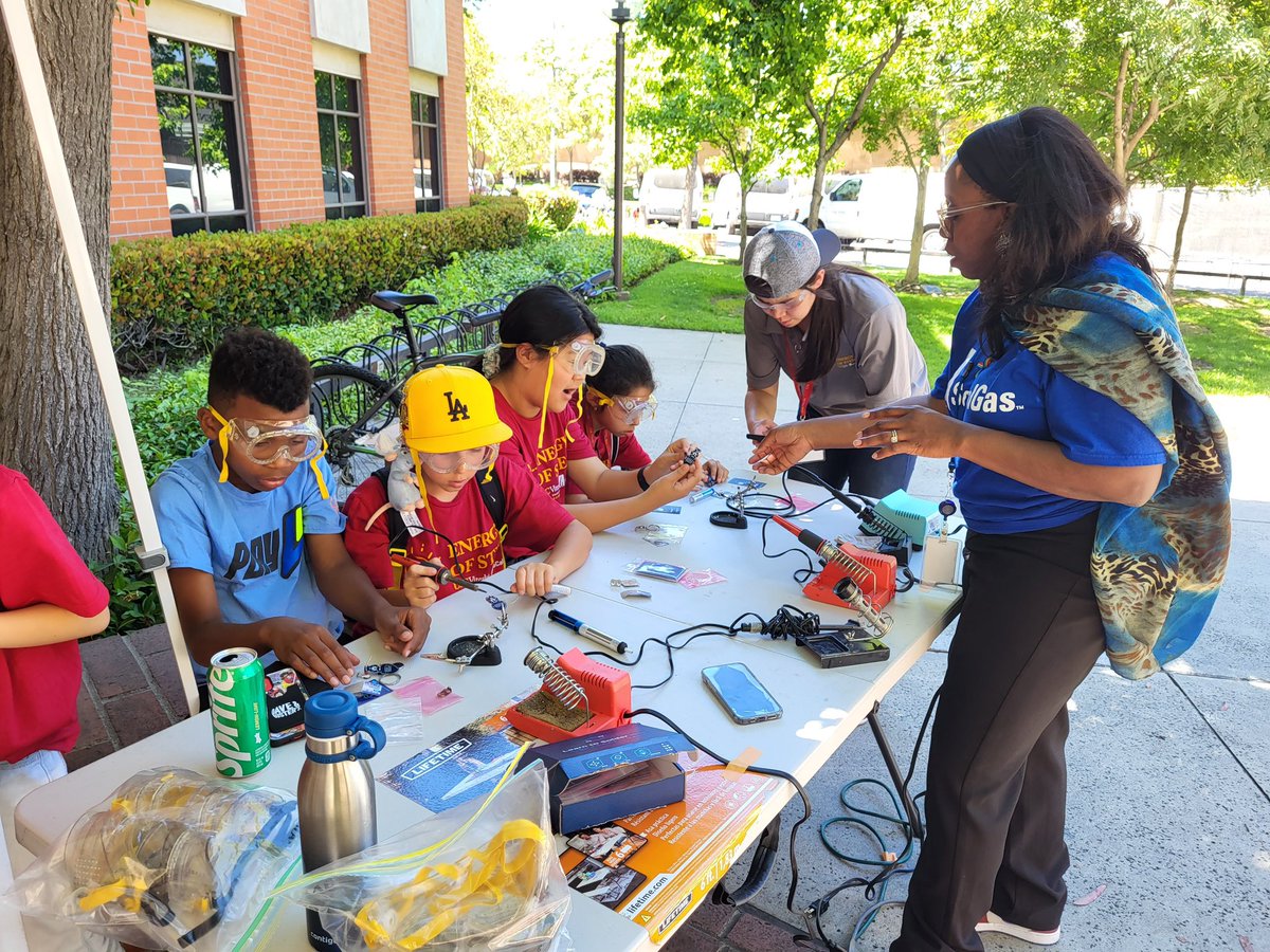 Well that is wrap! Energy of STEM 2023 had a great turn out - Over 80 kids got a chance to do hands on STEM activities thanks to the support and sponsor of SoCal Gas, who led all of the activities.#teamsocalgas #weareSTEM #USCVITERBI