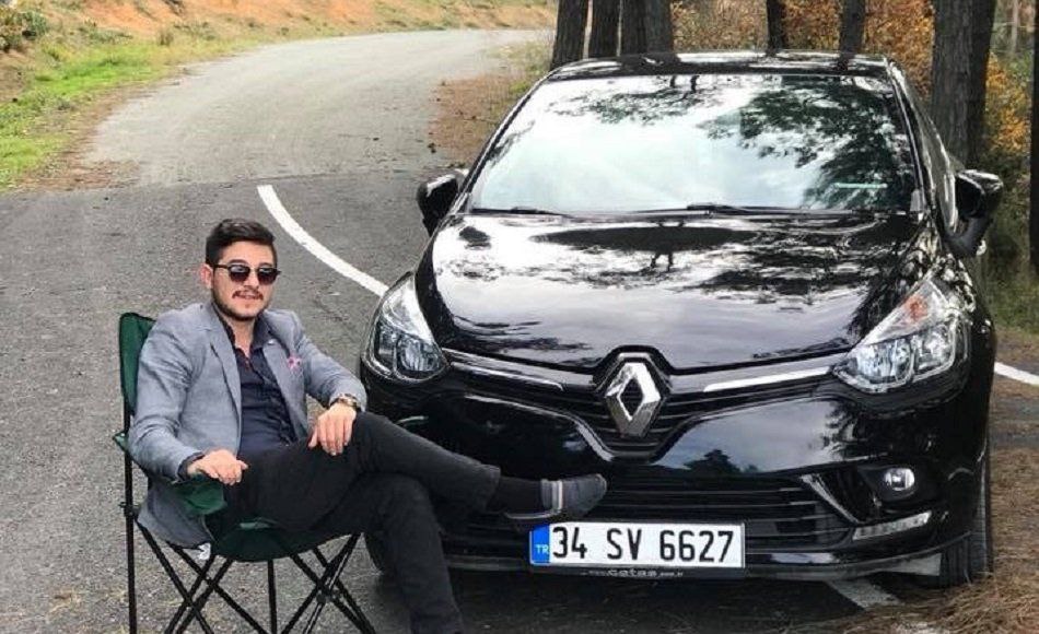 Kisahikayelerim's tweet photo. AKP Başakşehir Gençlik Kolları'nda görev alan Ali Uğur Aktepe, Başakşehir Belediyesi'nden tam 22 ihale aldı. 100 bin TL sermaye ile şirket kuran Aktepe'nin aldığı ihalelerin bedeli ise 24 milyon 644 bin TL.

*Beklki RT yaparsınız sağır sultan da duyar...
#hamtwe #Kashmir https://t.co/oCsVIwKEBb