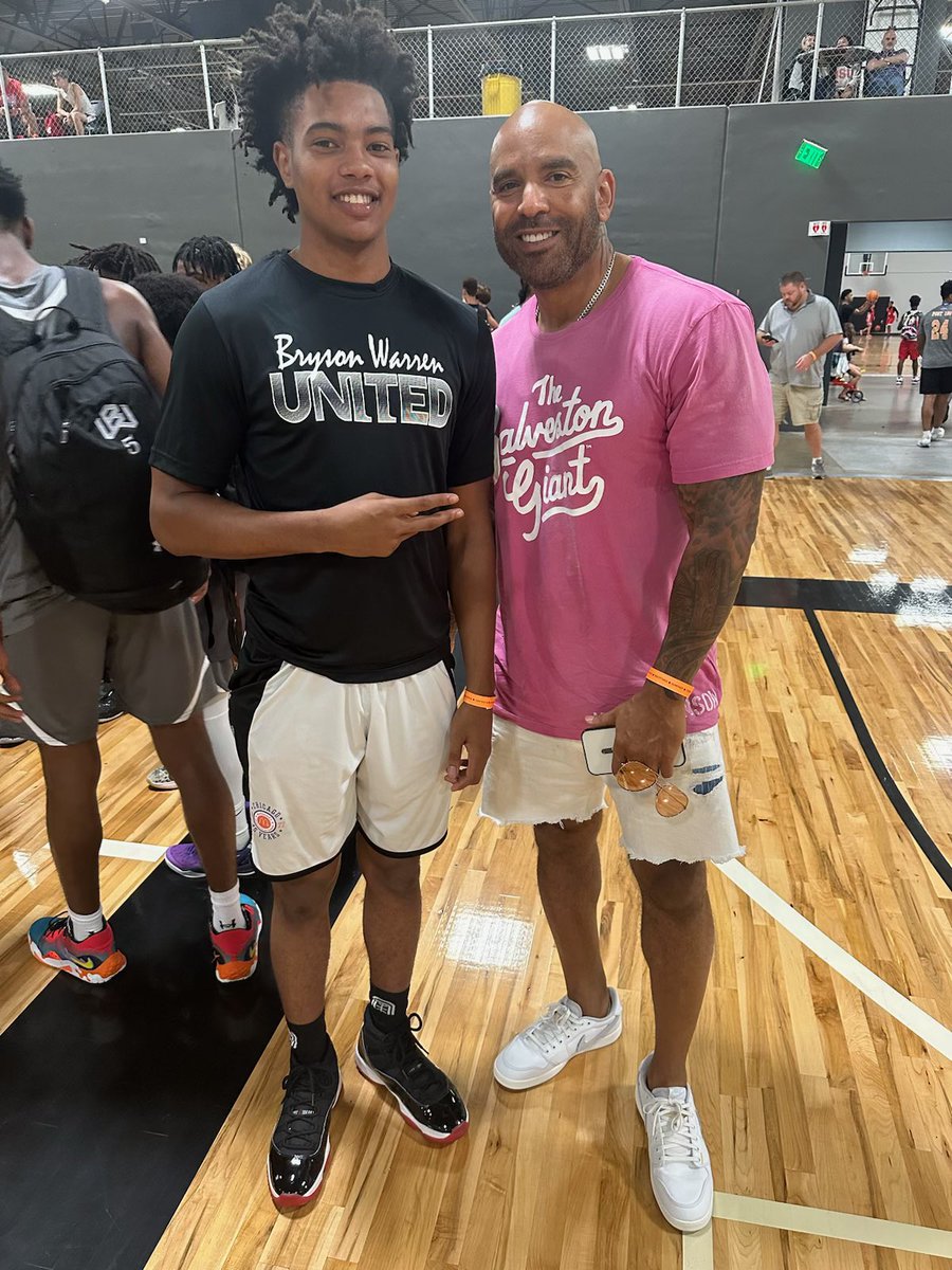 Oz Elite Basketball (@ozelitehoops) on Twitter photo Gettin to hang like old times….hoping to see more Oz fam this wknd 👊🏽 <a href="/gulley_chance/">Chance Gulley</a> <a href="/BjRedic/">BJ Redic</a> <a href="/_brianperry_/">Brian Perry Jr.</a> <a href="/Gmanrob2023/">Garrett Robertson</a> <a href="/Hesifambryson/">Bryson Warren</a> Gettin to hang like old times….hoping to see more Oz fam this wknd 👊🏽 <a href="/gulley_chance/">Chance Gulley</a> <a href="/BjRedic/">BJ Redic</a> <a href="/_brianperry_/">Brian Perry Jr.</a> <a href="/Gmanrob2023/">Garrett Robertson</a> <a href="/Hesifambryson/">Bryson Warren</a>