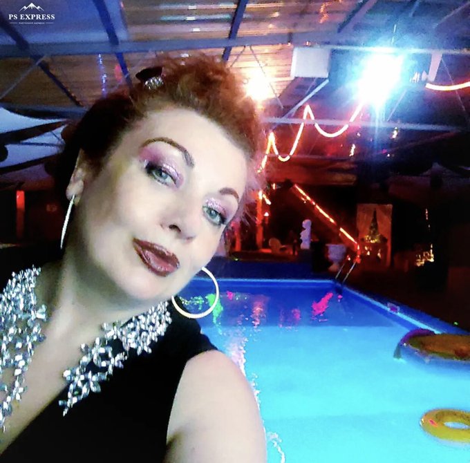 Un saluto da Il Mondo di Atlantis 😘😘😘😘😘😘😘  #clubprive #piscina #nudisti #venerdi #weekend #mutandaparty<a href="/tag/clubprive"class="tags">#clubprive</a><a href="/tag/weekend"class="tags"><span>#weekend</span></a><a href="/tag/piscina"class="tags"><span>#piscina</span></a><a href="/tag/venerdi"class="tags"><span>#venerdi</span></a><a href="/tag/nudisti"class="tags"><span>#nudisti</span></a><a href="/tag/mutandap"class="tags"><span>#mutandap</span></a>