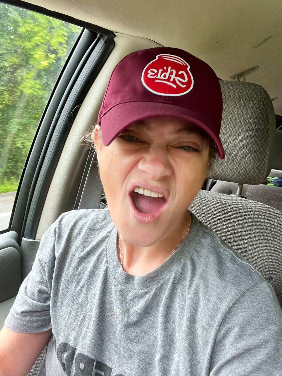 GG_FFBOTS's tweet photo. When you get your merch for #SFB13 and are singing at the top of your lungs in the car!! 
*disclaimer - I’m the best kinda crazy and don’t mind showing it. Lol 
#hotmessexpress #alwayssinging #sorrynotsorry #petsitter #ineversaidiwaspretty https://t.co/PKrbom998S