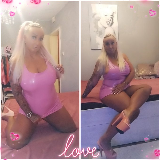 Gef&auml;llt dir mein Outfit?! #pink #pinkdress #sexy #barbiestyling #selfi #hotti #blondie https://t.co/<a href="/tag/pink"class="tags">#pink</a><a href="/tag/pinkdress"class="tags">#pinkdress</a><a href="/tag/sexy"class="tags">#sexy</a><a href="/tag/blondie"class="tags"><span>#blondie</span></a><a href="/tag/selfi"class="tags"><span>#selfi</span></a><a href="/tag/hotti"class="tags"><span>#hotti</span></a><a href="/tag/barbiestyling"class="tags"><span>#barbiestyling</span></a>