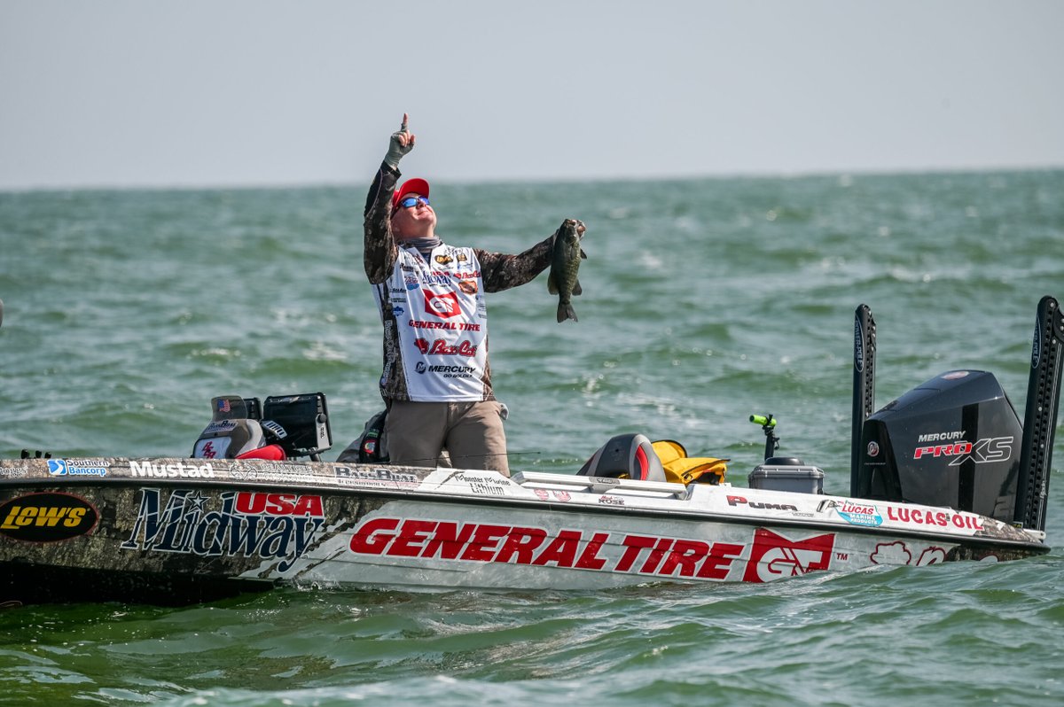 MajorLeagueFish's tweet photo. Mark Rose is fishing to make his third consecutive Championship Round on the Bass Pro Tour - he's mowed over the #ToroCutLine at @MinnKotaMotors Stage Seven Presented by Suzuki to get one step closer: https://t.co/fIe5894Btx https://t.co/3gL6VgjyrD