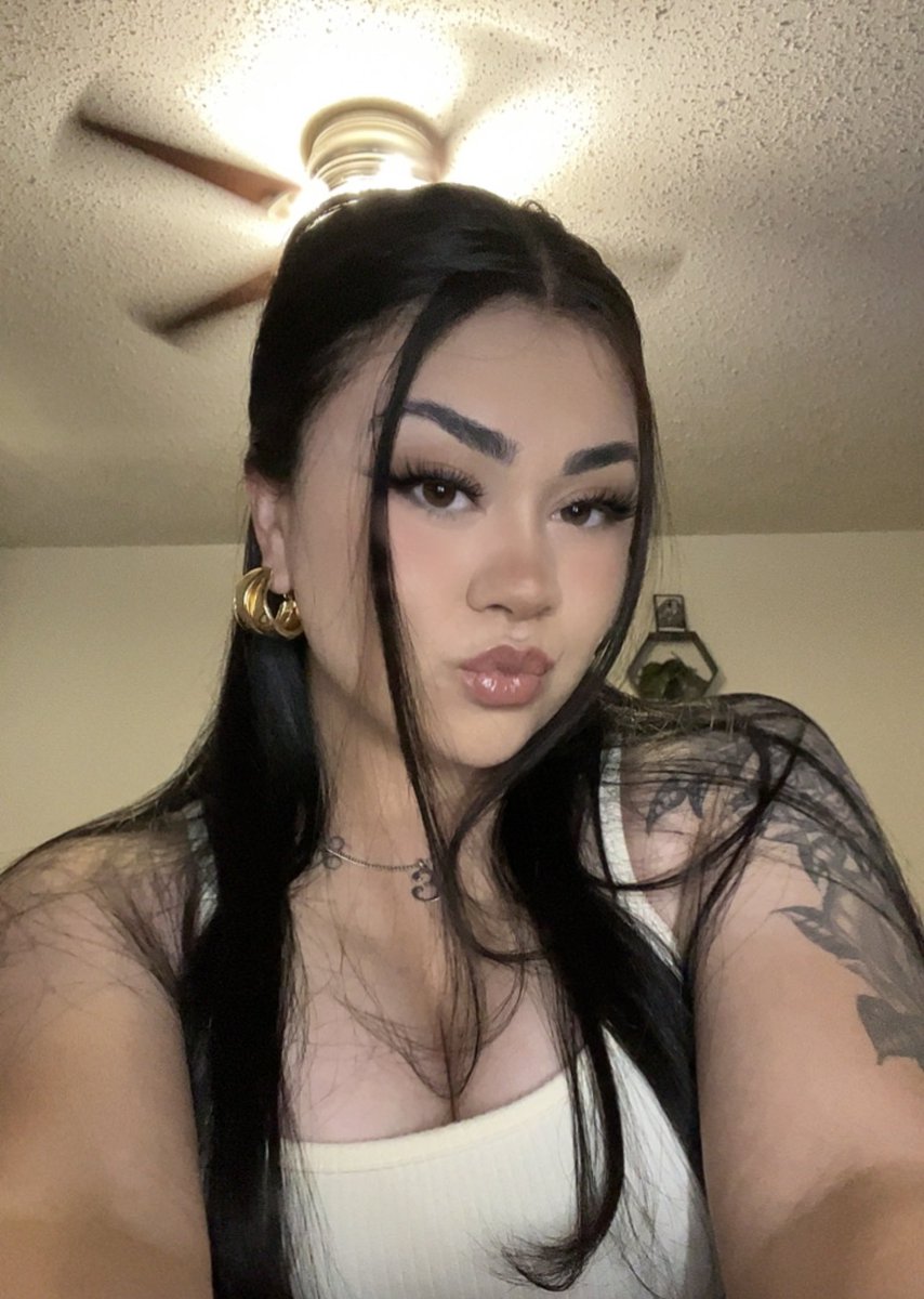TellesAlyssa's tweet photo. 🤍🦋 https://t.co/F7avsl7xLl