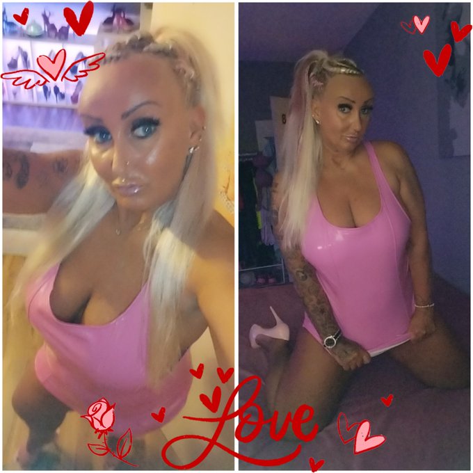 W&uuml;nsche dir ein sch&ouml;nes Wochenende 💋 #blondblueeyes #sexy #pinky #barbie #sexydress #sexycurves #&uuml;40women<a href="/tag/blondblueeyes"class="tags">#blondblueeyes</a><a href="/tag/curvy"class="tags"><span>#curvy</span></a><a href="/tag/sexy"class="tags"><span>#sexy</span></a><a href="/tag/barbie"class="tags"><span>#barbie</span></a><a href="/tag/pinky"class="tags"><span>#pinky</span></a><a href="/tag/plussize"class="tags"><span>#plussize</span></a><a href="/tag/sexydress"class="tags"><span>#sexydress</span></a>