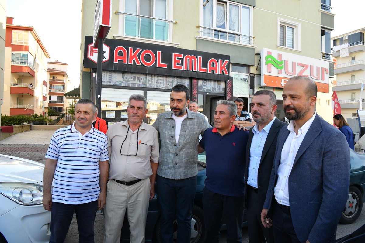 İl Başkanımız <a href="/hakanhanozcan/">Hakan Han ÖZCAN 🇹🇷</a>, Belediye Başkanımız <a href="/MuratErcan0606/">Murat Ercan</a> ve İlçe Başkanımız <a href="/s_arslanargun/">Soner Arslanargun</a> ile birlikte Sincan Yenikent'te esnafımızı ziyaret ederek Cumhurbaşkanımız Sn. <a href="/RTErdogan/">Recep Tayyip Erdoğan</a>'ın selamlarını ilettiler.