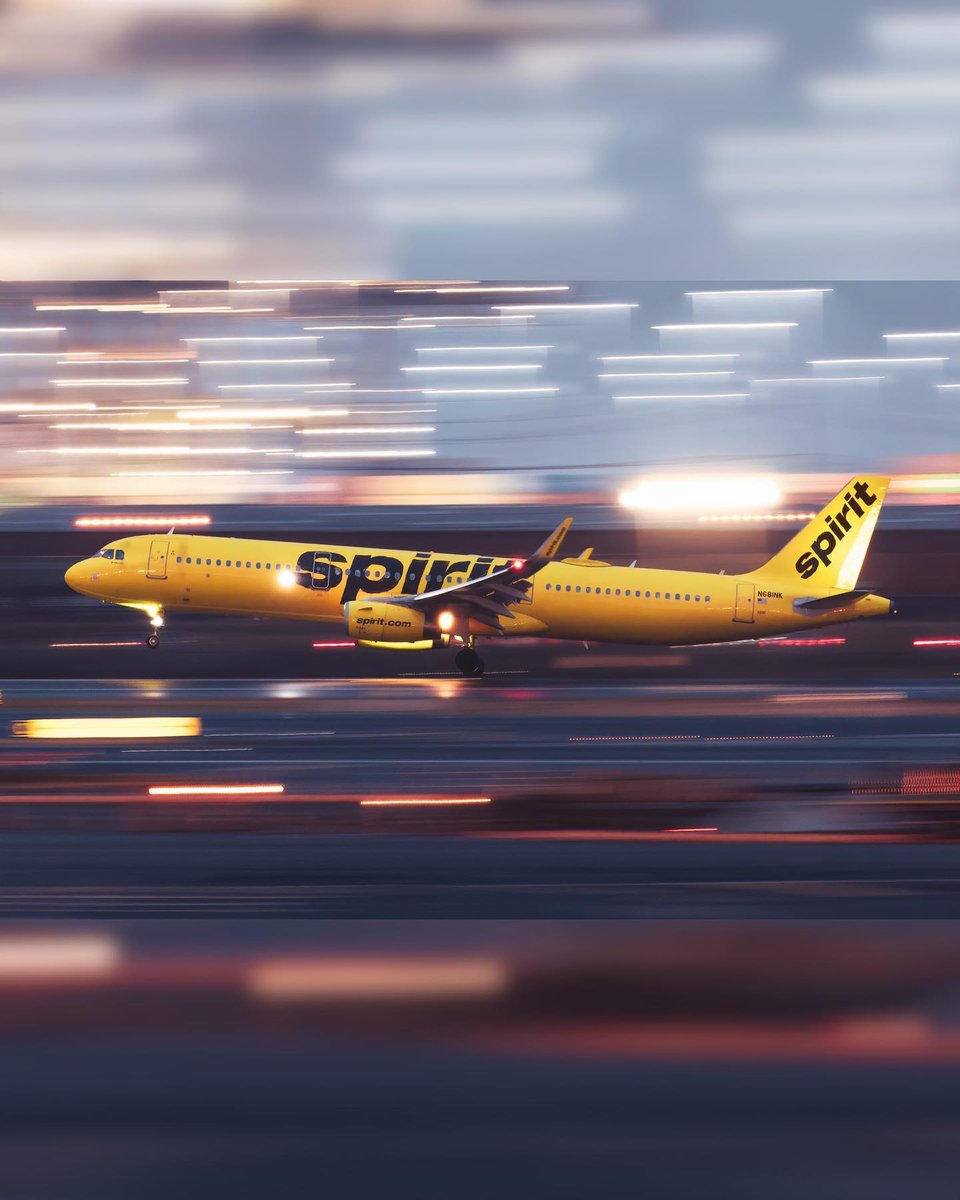Spirit Airlines tweet media