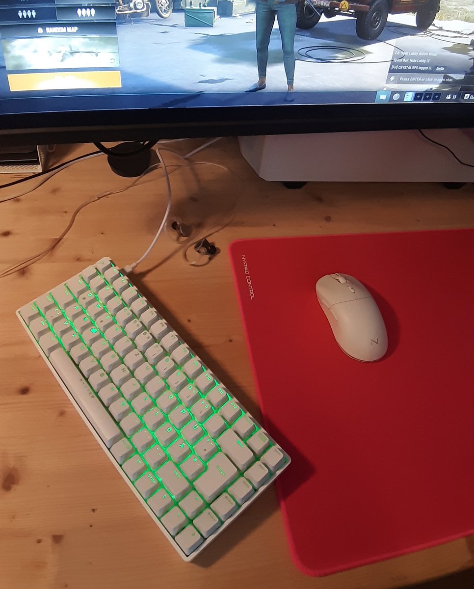 Danke <a href="/Nyfter_com/">Nyfter</a> für den Dreiteiler. Hot-swappable switches auf Tastaturen sollten Standard sein - echt gut!