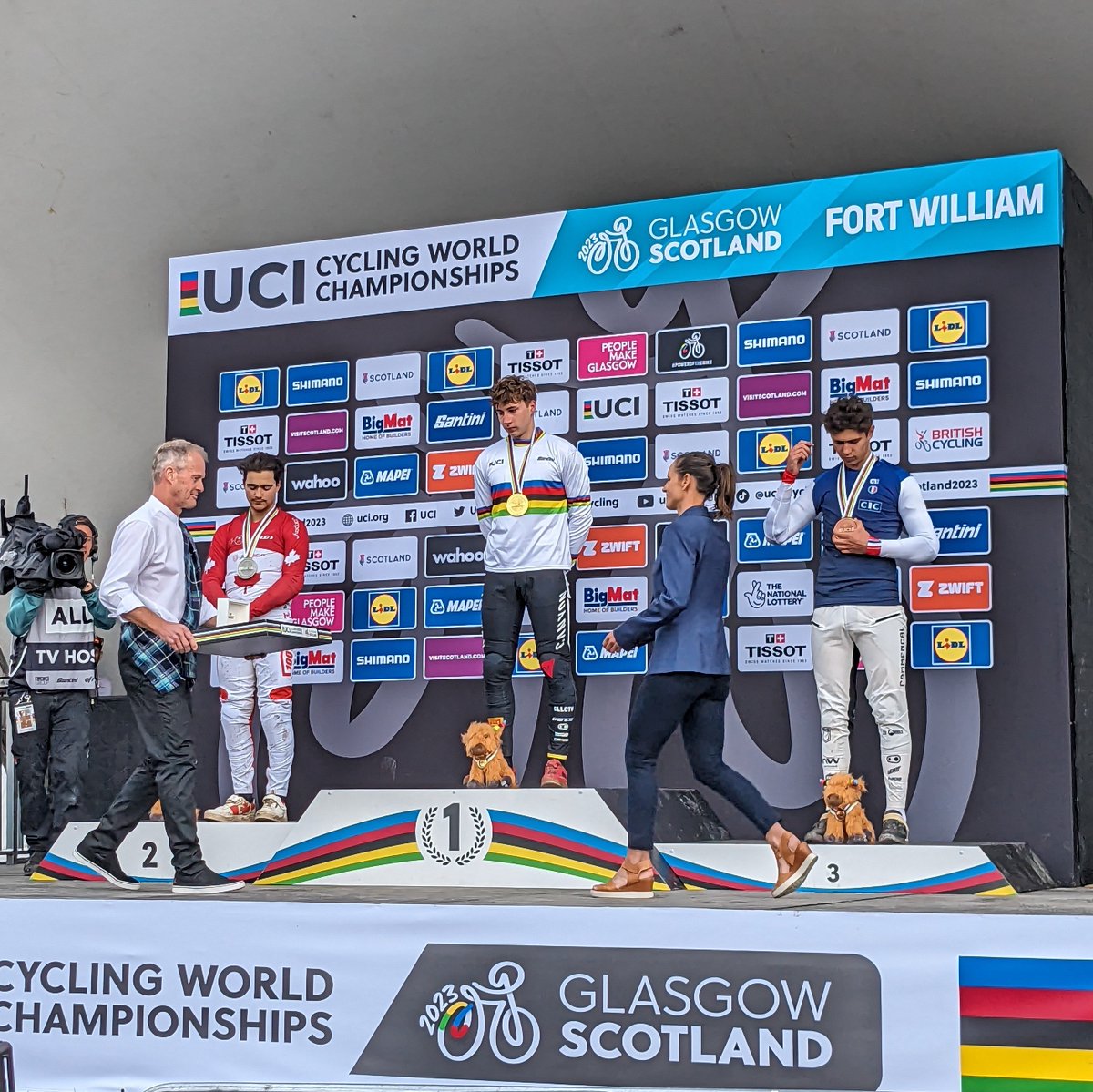 James Lucas (@rabausten) on Twitter photo Great to see <a href="/katkanash/">Katerina Nash</a> presenting the podium prizes, today.
Looking forward to the elite finals tomorrow. Great to see <a href="/katkanash/">Katerina Nash</a> presenting the podium prizes, today.
Looking forward to the elite finals tomorrow.