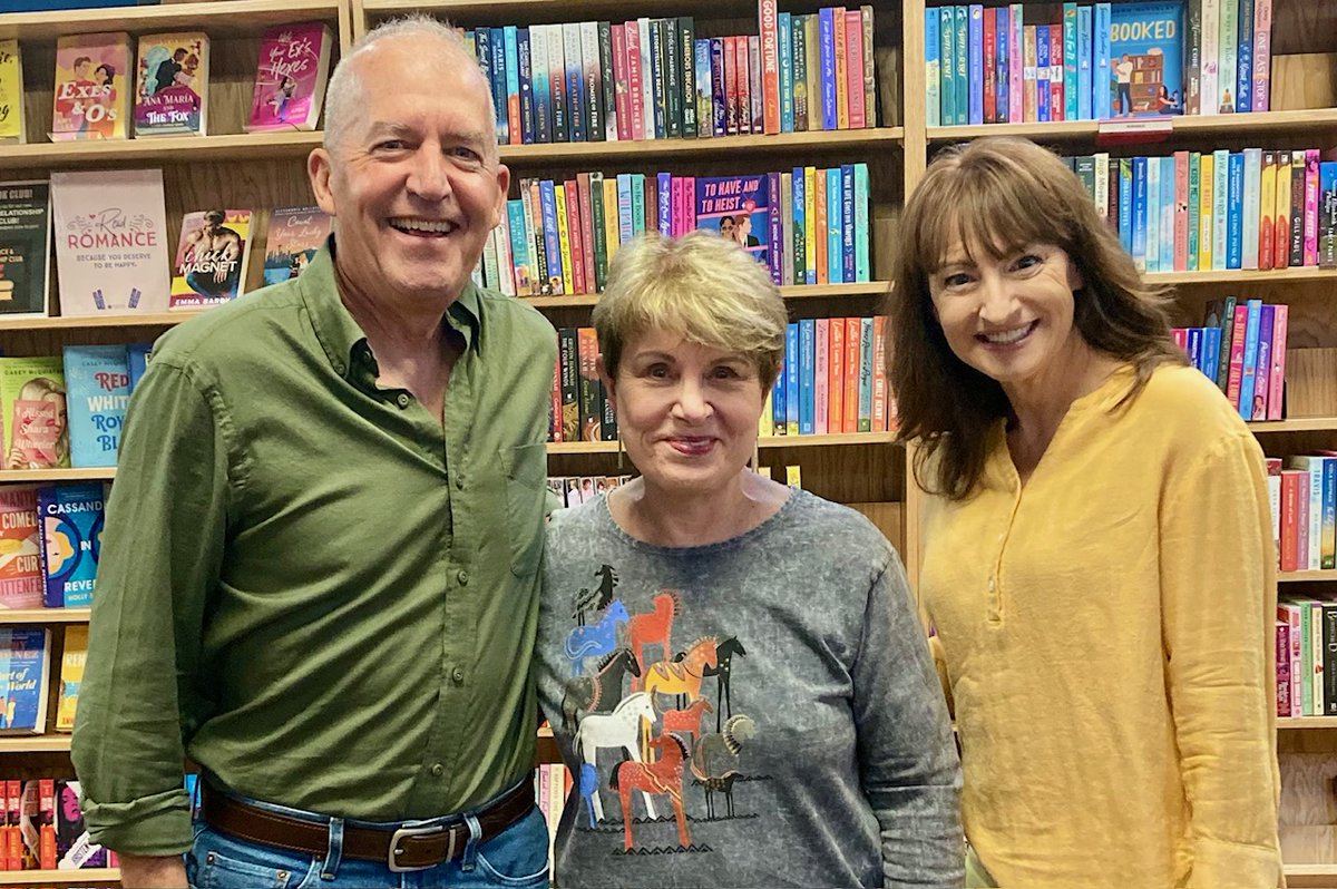 Fellow Minotaur author, Christina Estes <a href="/reporterestes/">Christina Estes</a> and legend Barbara Peters at her incredible <a href="/poisonedpen/">ivryff</a> bookstore in Scottsdale last night. Barbara was so gracious and welcoming. A great interview!
<a href="/MinotaurBooks/">Minotaur Books</a> <a href="/Janet_Reid/">Janet Reid</a>