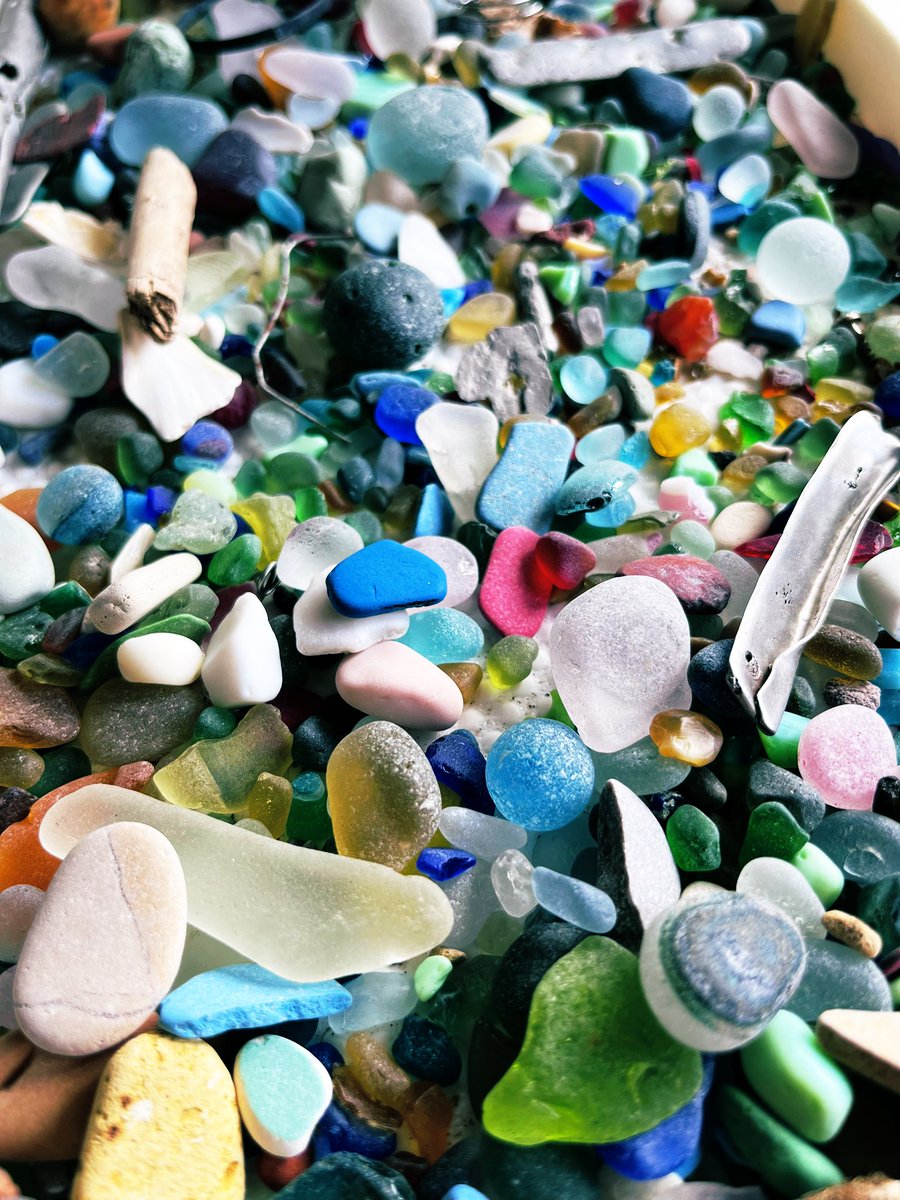 Found my desk today and had a good look through my treasures. I then started mocking up little images on my desk.