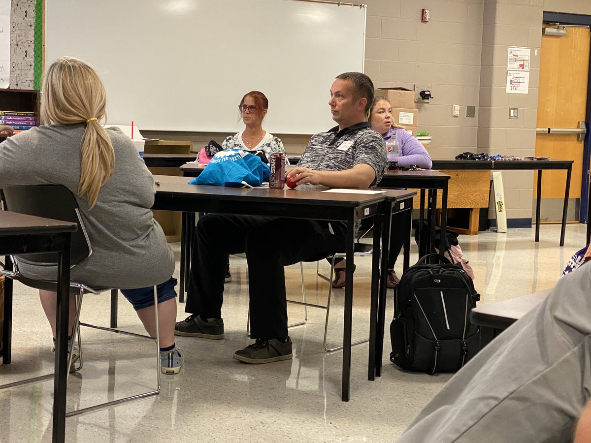 chs_activities's tweet photo. Welcome to the New Campus Faculty!! #campuscolts #usd261derdul https://t.co/eevFdLo66E