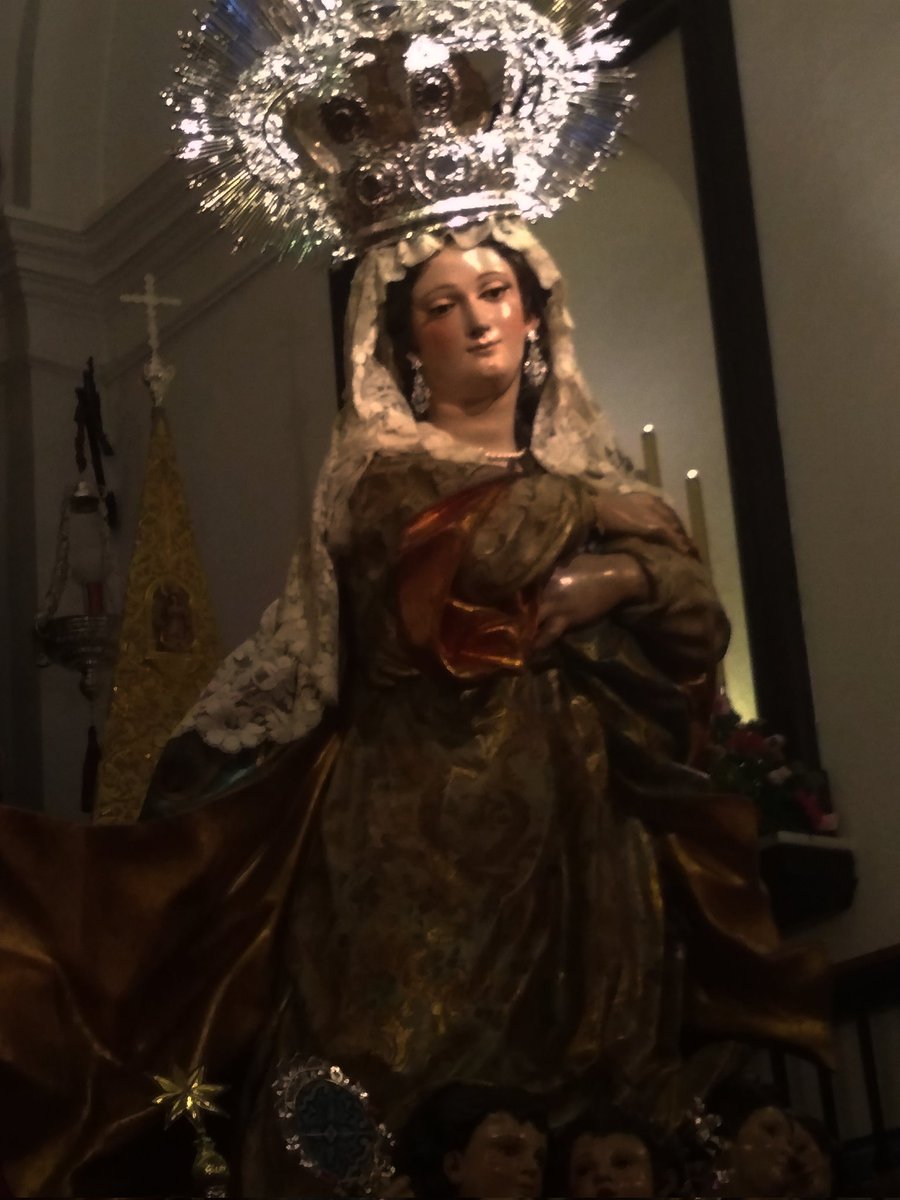 Cofradecumenico's tweet photo. Besamanos de Ntra Señora de la Aurora de la hermandad @HUMILDADDELEBRI https://t.co/LjGonrFfG6