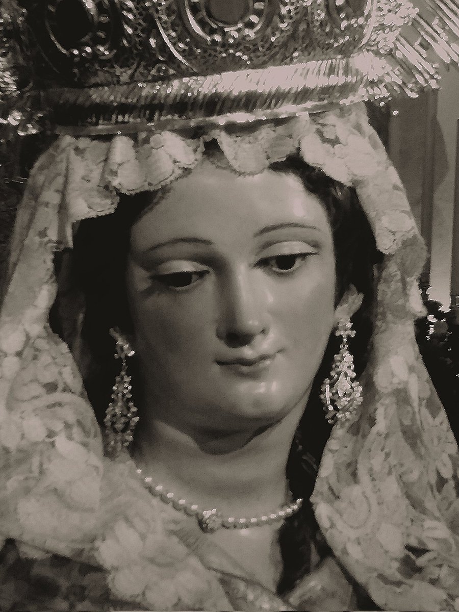 Cofradecumenico's tweet photo. Besamanos de Ntra Señora de la Aurora de la hermandad @HUMILDADDELEBRI https://t.co/LjGonrFfG6