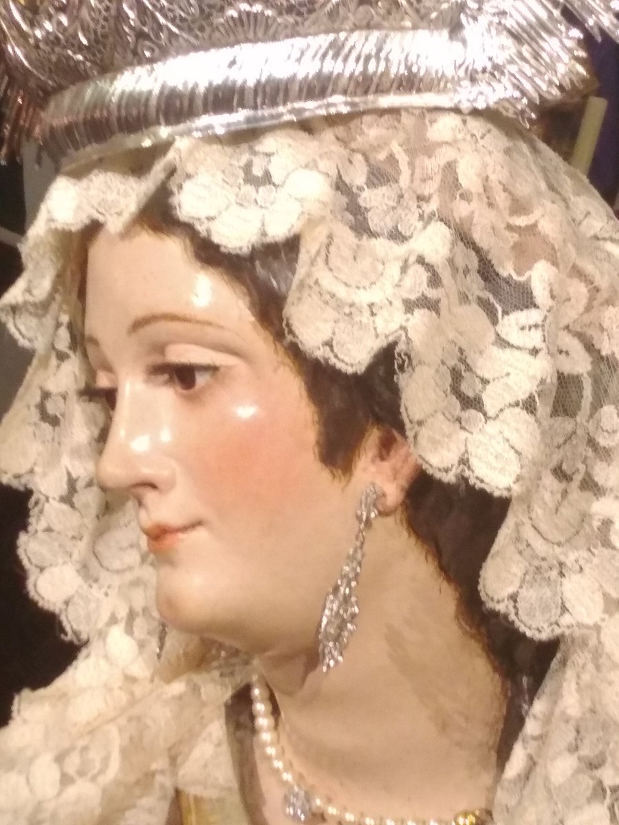 Cofradecumenico's tweet photo. Besamanos de Ntra Señora de la Aurora de la hermandad @HUMILDADDELEBRI https://t.co/LjGonrFfG6