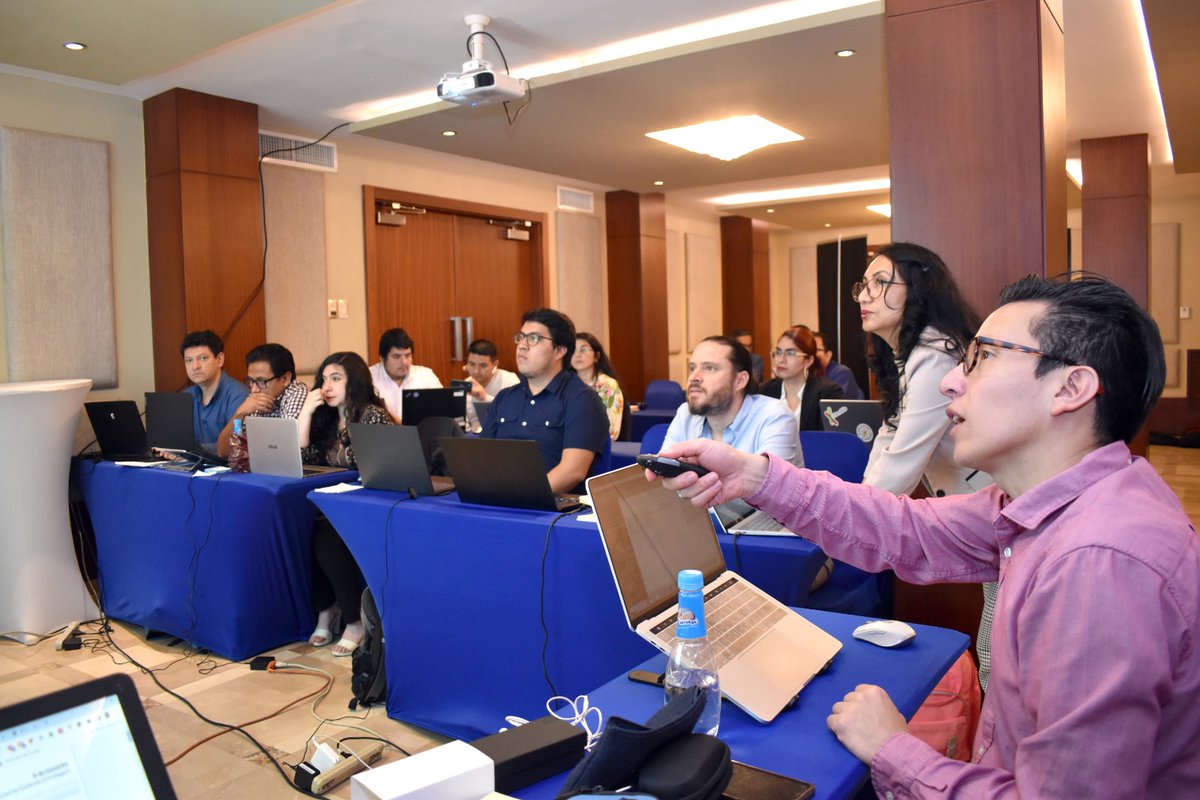 INSPI_ECUADOR's tweet image. #AnalíticaDeDatos 👩‍💼
Finalizó curso Analítica de Datos con Software R organizado por INSPI y @GIZEcuador capacitando a personal de @Salud_Ec e INSPI en la elaboración de datas variables que permitirán contribuir a la toma de decisiones ante posibles pandemias o eventos naturales