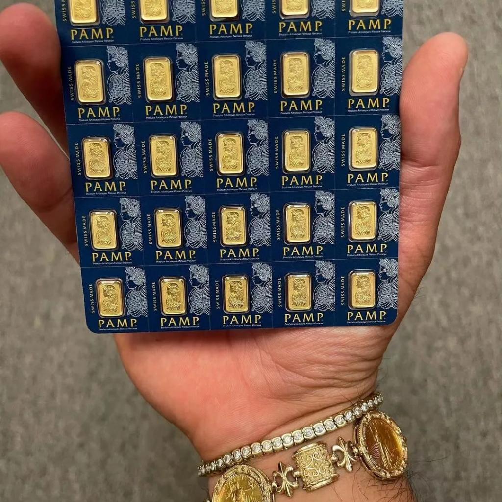 Gold grams at $63 each plus shipping 

#themint #goldcoin #goldbars #goldbar #goldbullion #preciousmetal #goldcoins #silverbar #goldseller #goldstacking #bullionstacking #bullion #goldcurrency #howyoustackin #coincollector #bullionbar #silverstacking #buygold #goldprices