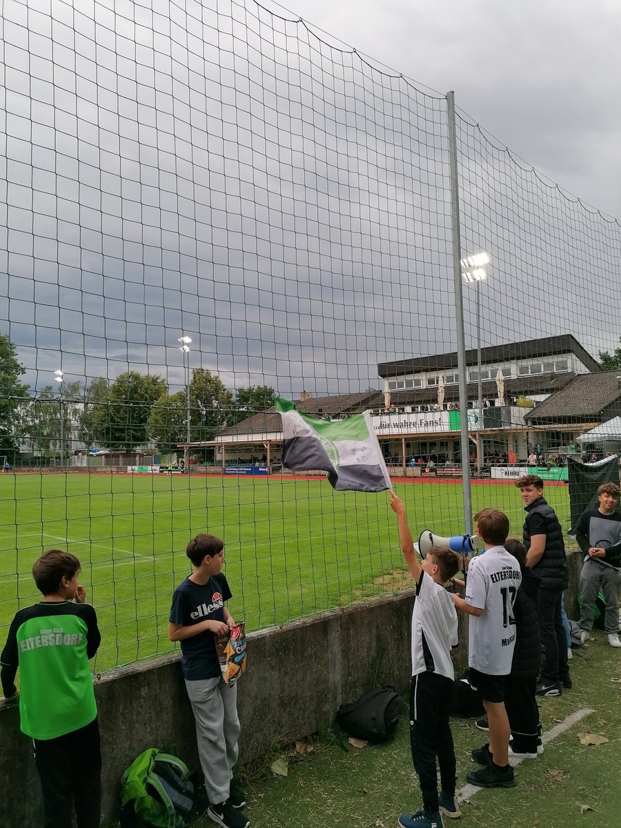 oekedortmund's tweet photo. #762
Elsner-Sportpark
SC Eltersdorf gg TSV Abtswind
Bayernliga Nord (5th level)
1-0
250 👨👩👧👦
10 💶
Zu Gast bei den Quecken.
In der angeschlossenen Gaststätte gibbet sogar Helles und Weizen im Glas👍
#groundhopping
#unsereamateure
#nonleague
#ökeontour
#quecken
#groundhopper https://t.co/0bg8gxHWdS