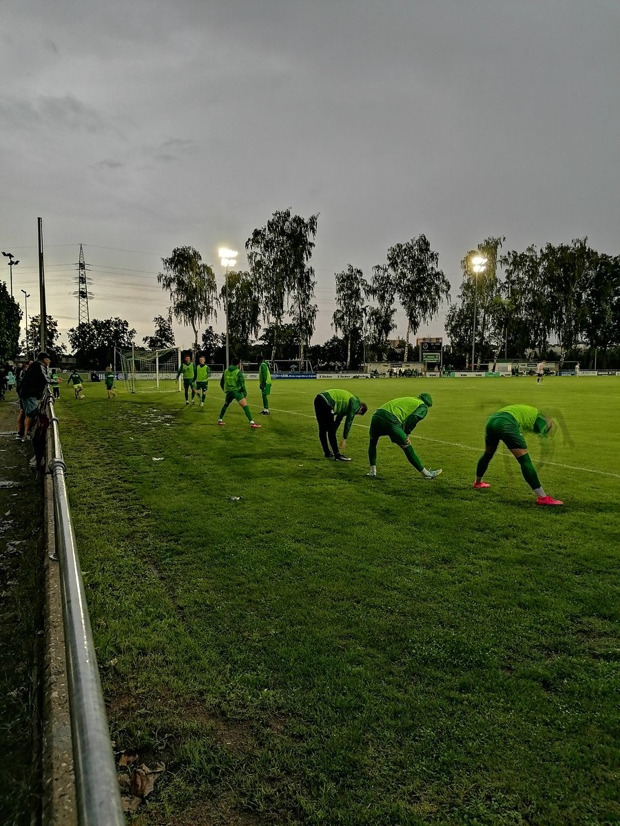 oekedortmund's tweet photo. #762
Elsner-Sportpark
SC Eltersdorf gg TSV Abtswind
Bayernliga Nord (5th level)
1-0
250 👨👩👧👦
10 💶
Zu Gast bei den Quecken.
In der angeschlossenen Gaststätte gibbet sogar Helles und Weizen im Glas👍
#groundhopping
#unsereamateure
#nonleague
#ökeontour
#quecken
#groundhopper https://t.co/0bg8gxHWdS