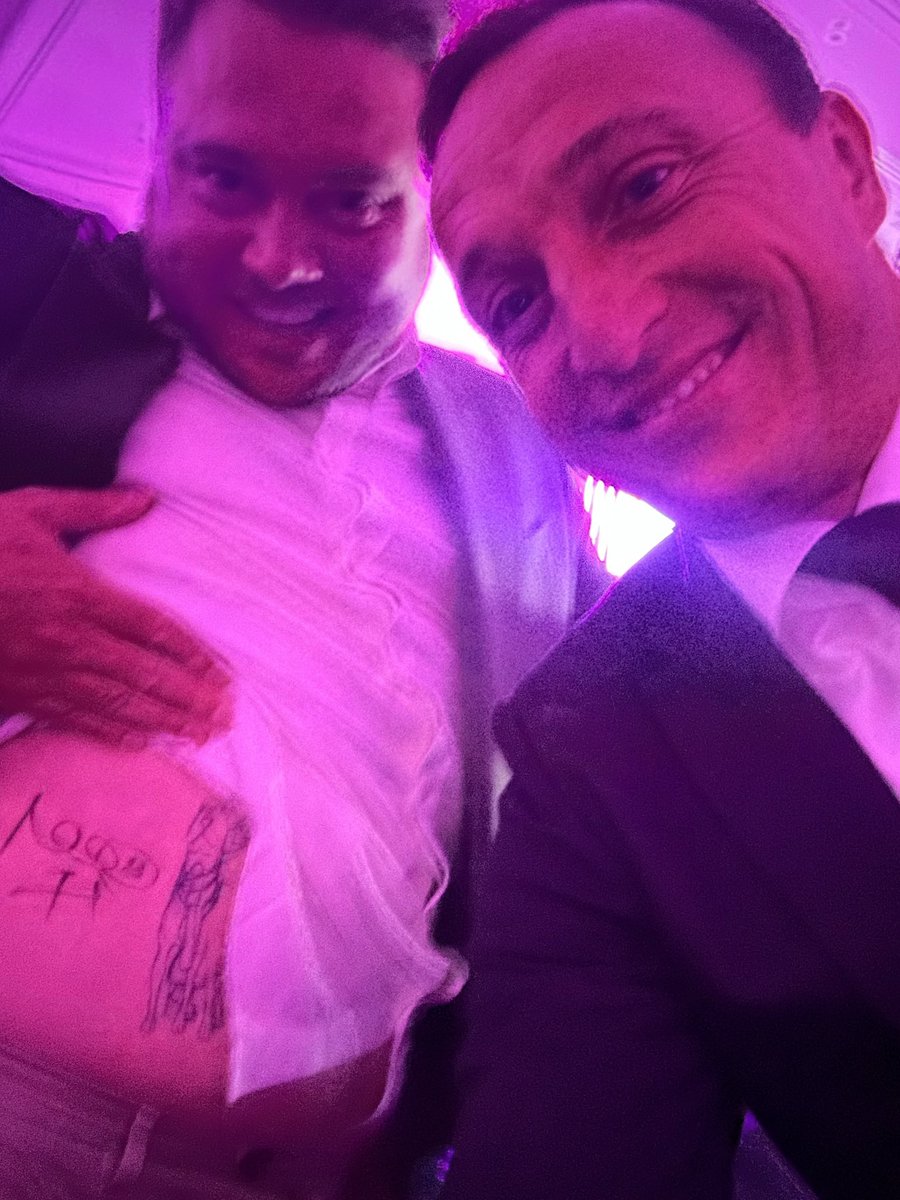 tomhunt020488's tweet photo. @Noble16Mark Check your DMs please geez - Only went and got the tattoo you signed on me last night - getting a tattoo when hanging on 4 hours kip is not the one but for my Captain well worth it ⚒️ https://t.co/WszIwp7hMw