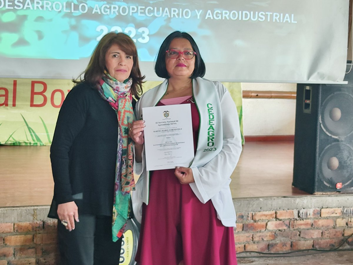 SENABoyaca's tweet photo. Orgullo #SENA hoy en #CEDEAGRO #Duitama se graduaron jóvenes y adultos en Operario de Proceso de Panadería, Agroindustria Alimentaria, Técnicos en Sistemas Solares Fotovoltaicos, Operaciones Comerciales y Proceso de Lácteos🙂 felicitaciones 👨‍🎓👩‍🎓🎖️
#JusticiaSocial https://t.co/q2sYXVKCcu