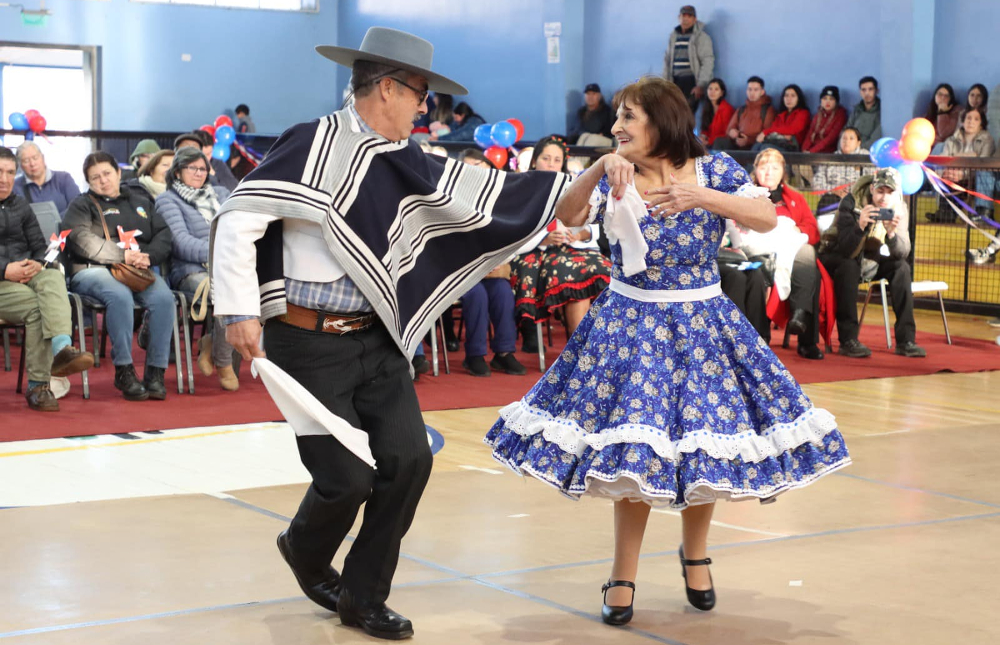 ElCollipullense's tweet photo. Concurso comunal de Cueca del Adulto Mayor se llevó a cabo en Collipulli https://t.co/vXejLie9I1 https://t.co/eeBAIpvFUC