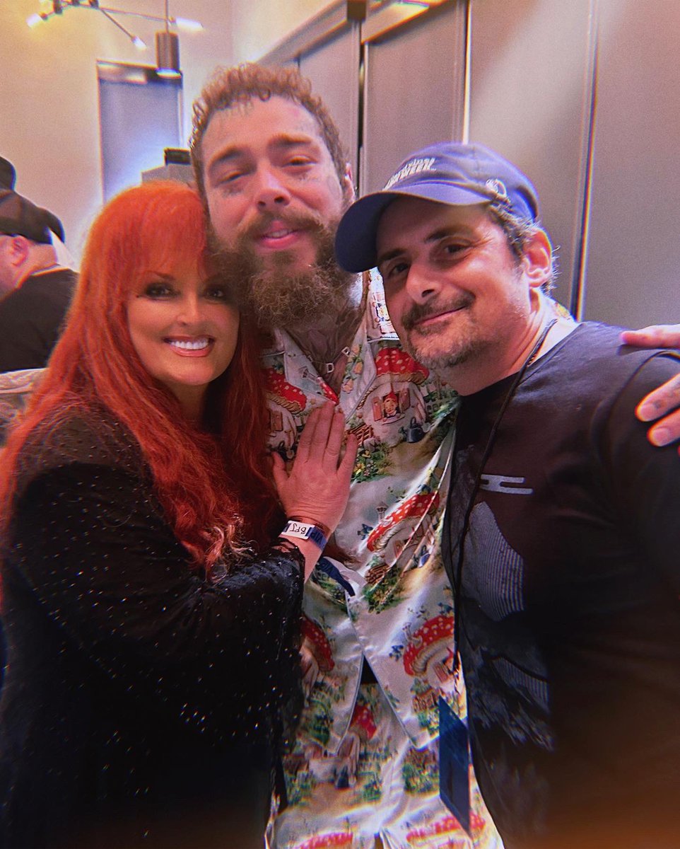 Wynonna's tweet photo. Posty x ATL📍 https://t.co/k2dJlpoCEt